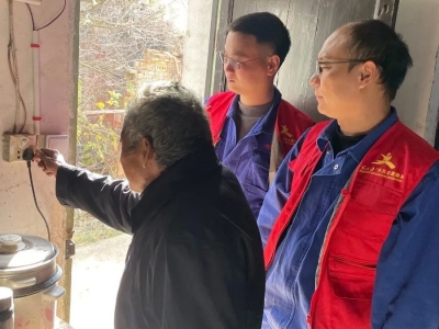 黨員志愿服務：關愛孤寡老人，共筑平安桐鄉(xiāng)